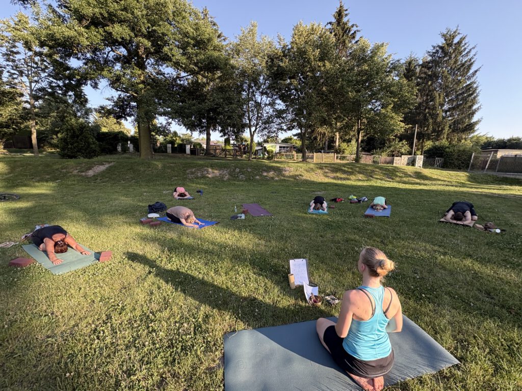 Yoga auf der Festwiese Taucha